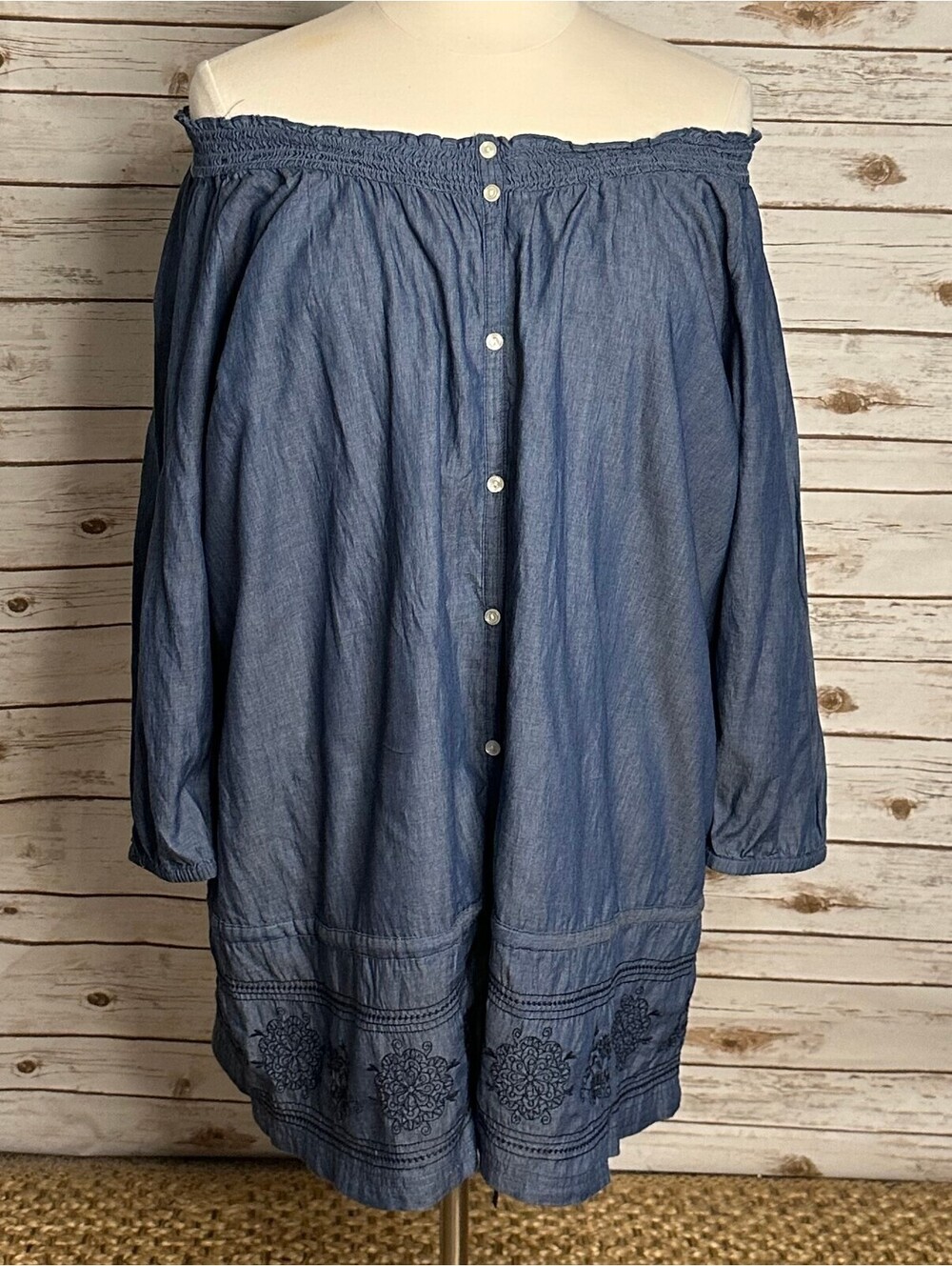 Old Navy chambray off-shoulder floral embroidered button-front tunic dress 20 - Picture 1 of 9